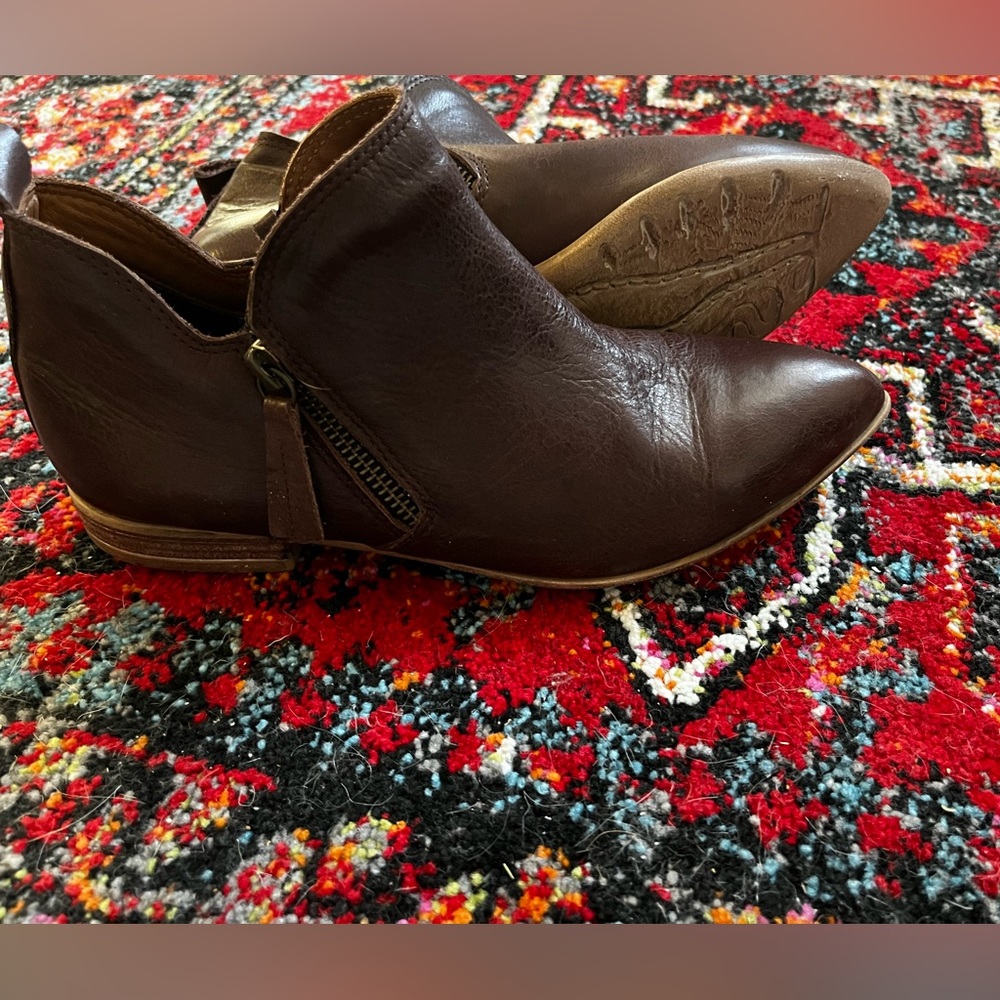 Booties - brown leather, very good used condition